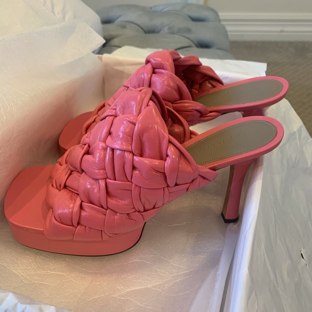 new never worn heels